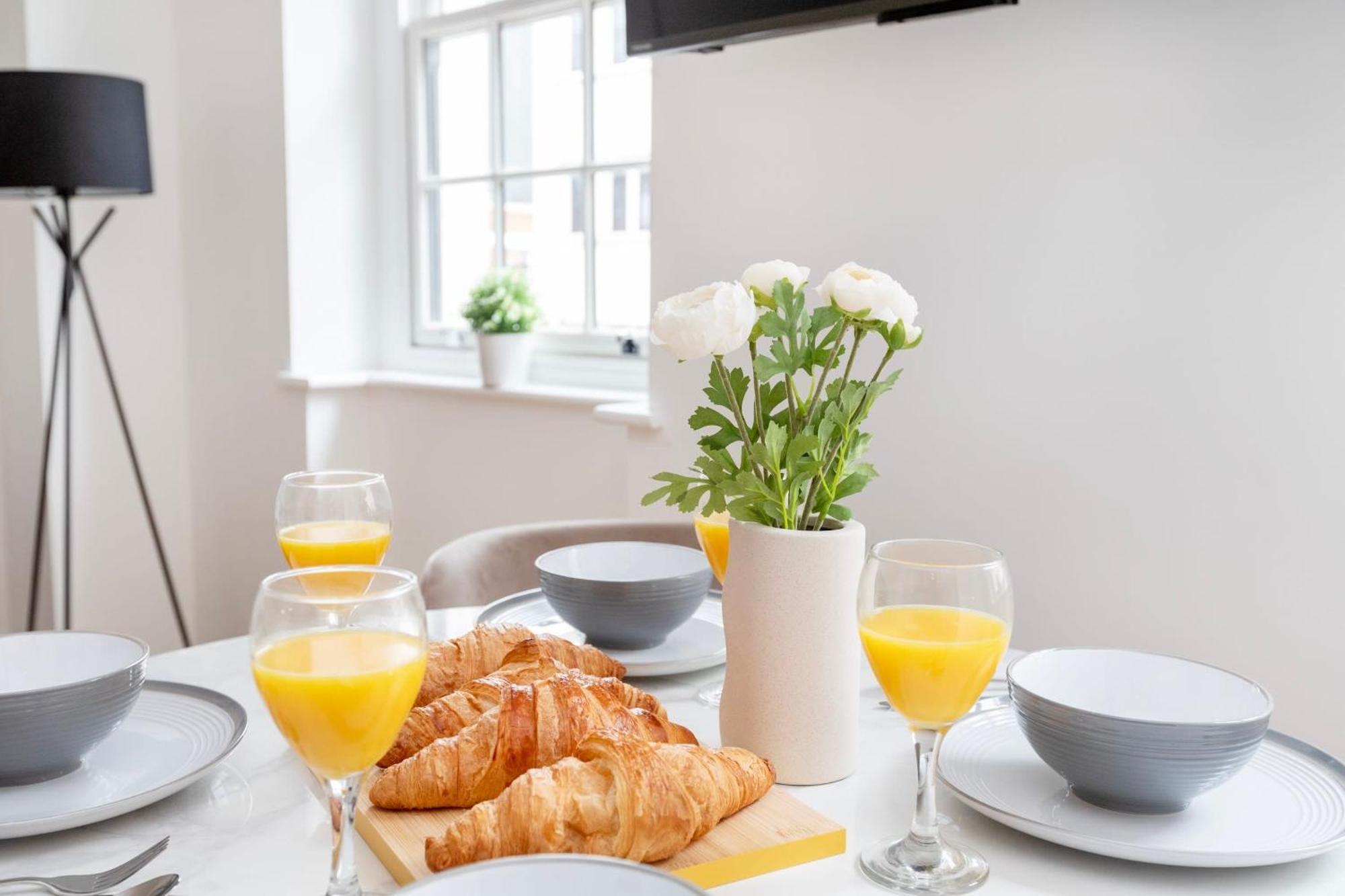 Apartament Fitzrovia With Balcony - Cityapartmentstay
